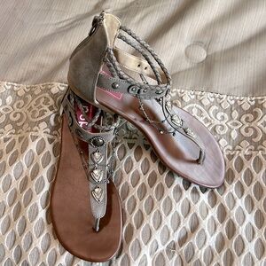 POP Daffodil Grey Sandals 8.5M